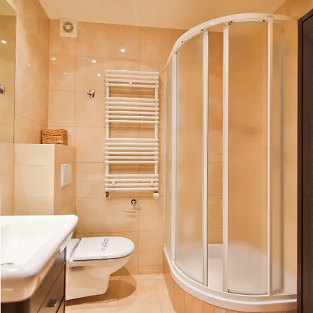 - Zeromskiego Lejlighed